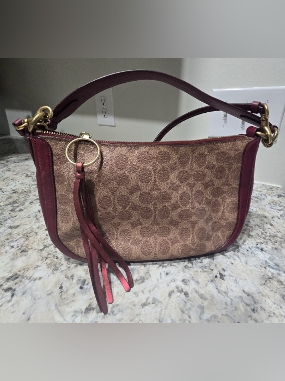 COACH PRE-LOVED SUTTON CROSSBODY/HAND/ARM CARRY SIGNATURE BAG BURGUNDY LEATHER
